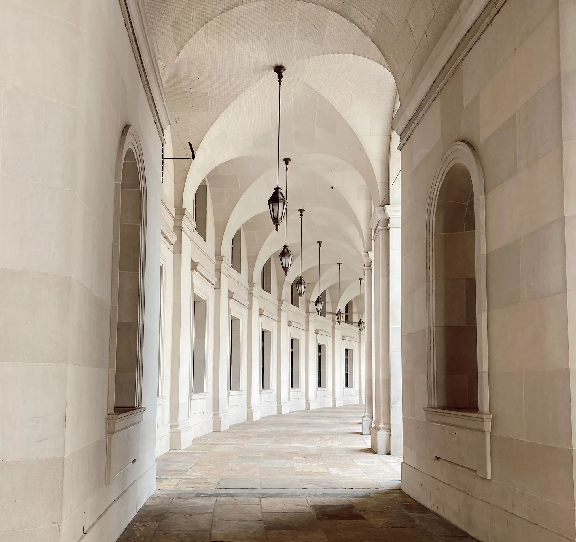 Moving to a New City: How to Adapt to a New Environment